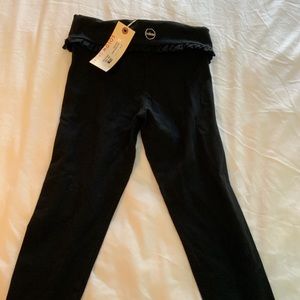Never worn black capri workout pants